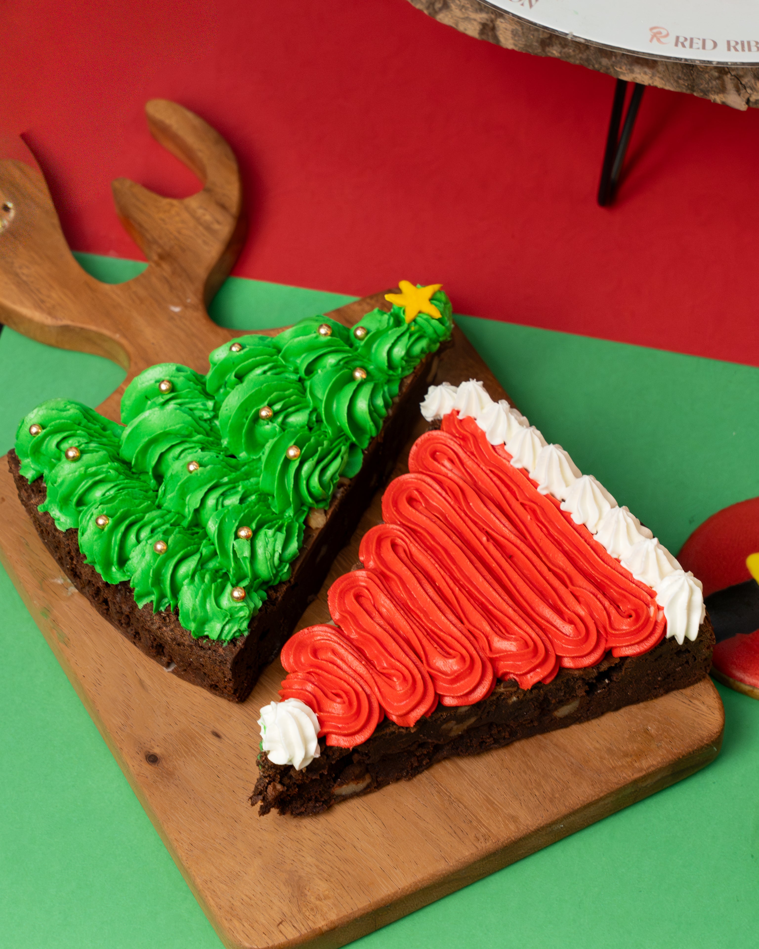 Christmas Santa Hat Brownie Slices (4 pcs)