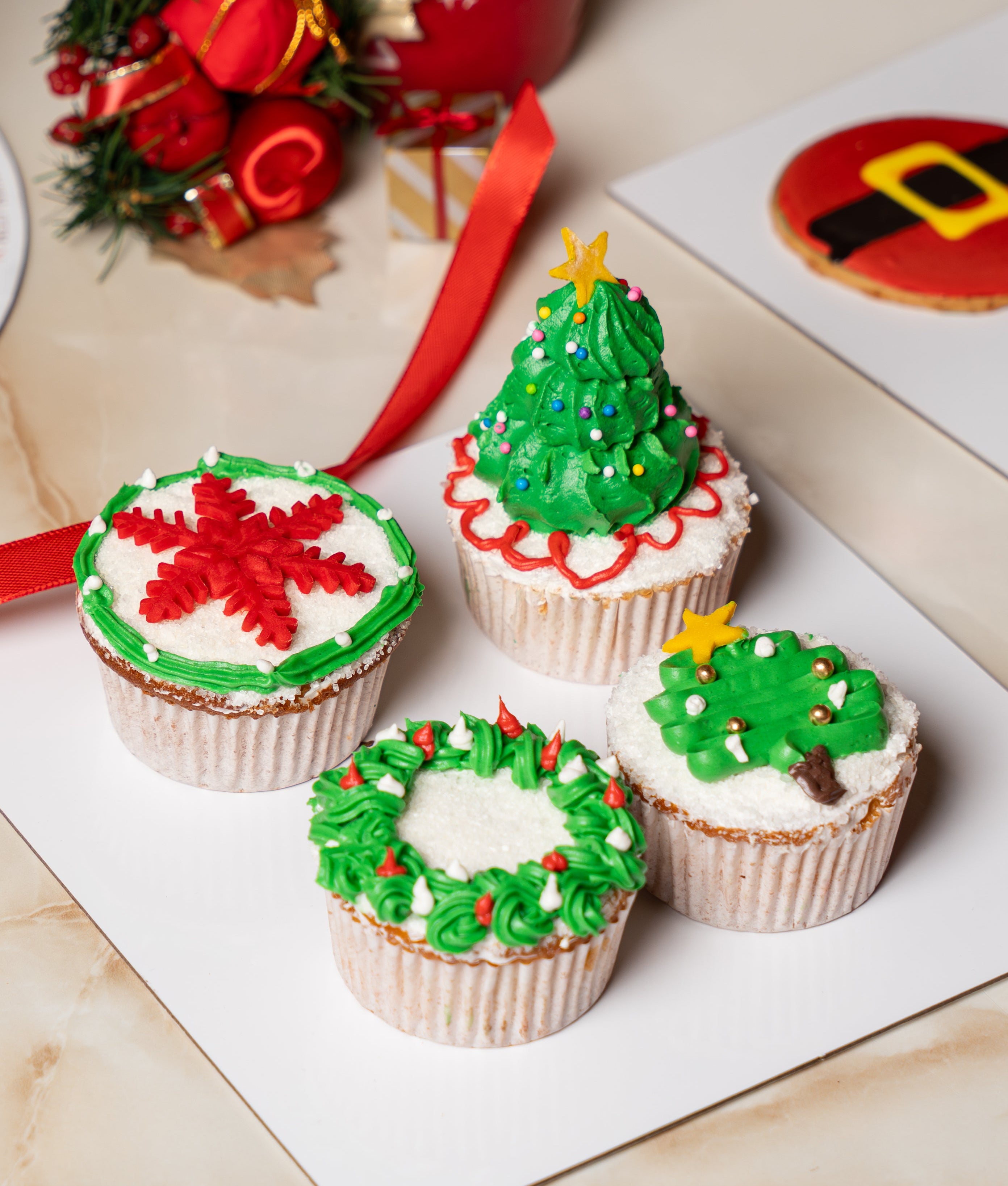 Christmas Cupcakes  (4 pcs)