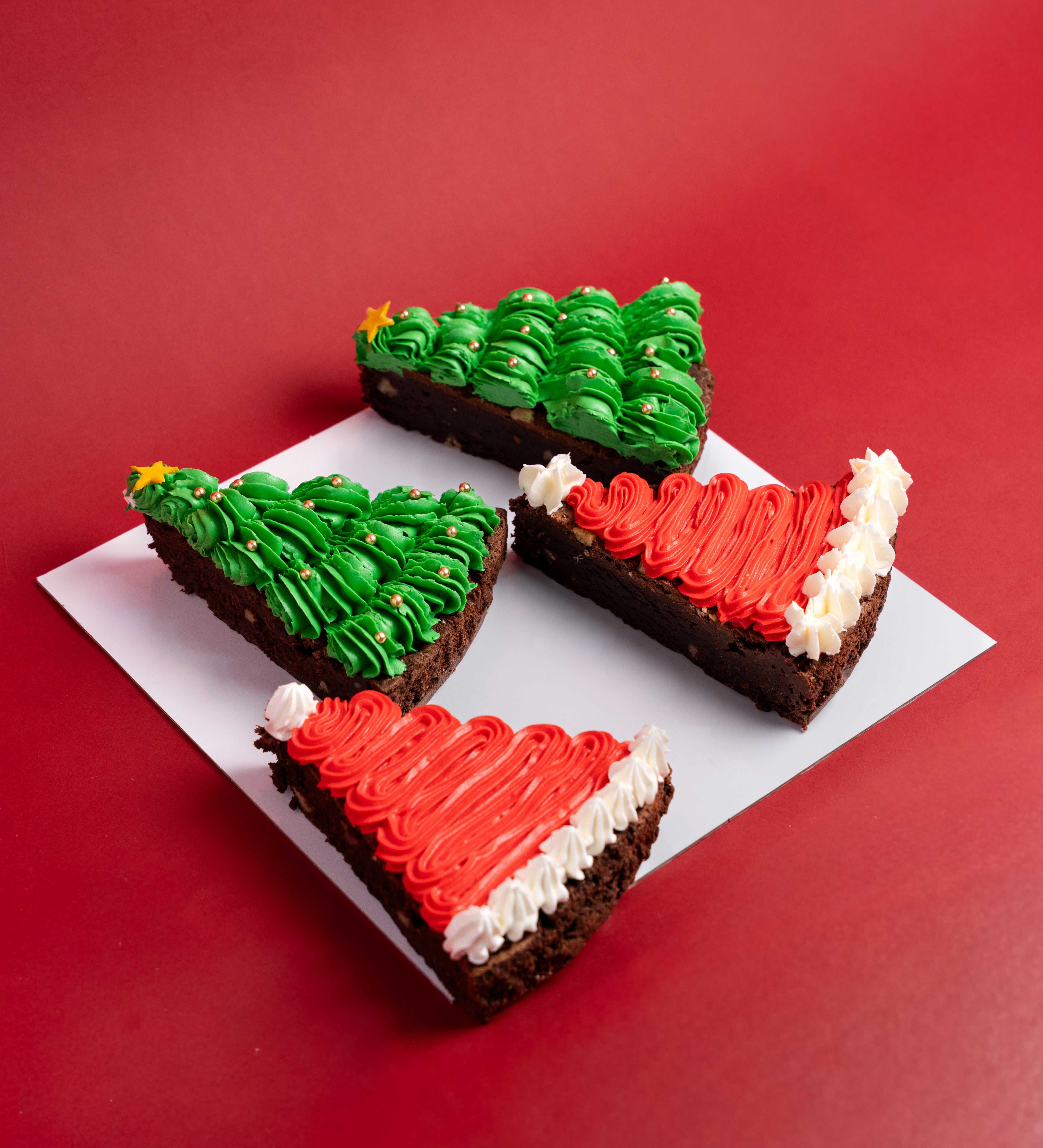Christmas Santa Hat Brownie Slices (4 pcs)